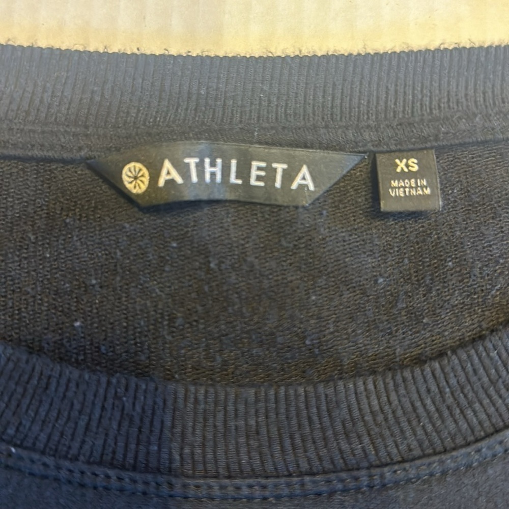 Athleta soft black long sleeve shirt w thumb holes side ruching relaxed fit - Picture 2 of 10